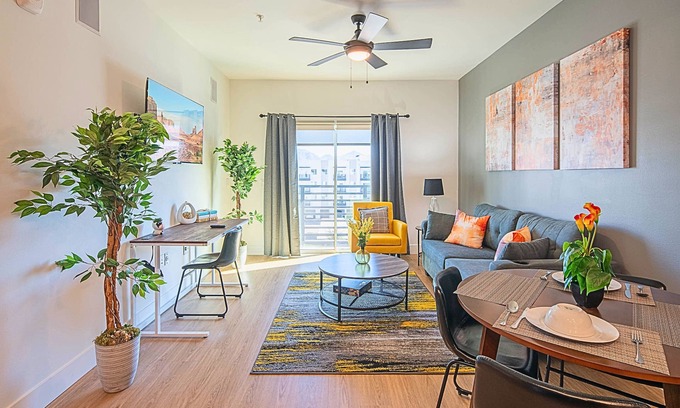 Desert View Village Condo | Barrett Jackson》Dine》Golf》Swim》King Bed+Parking