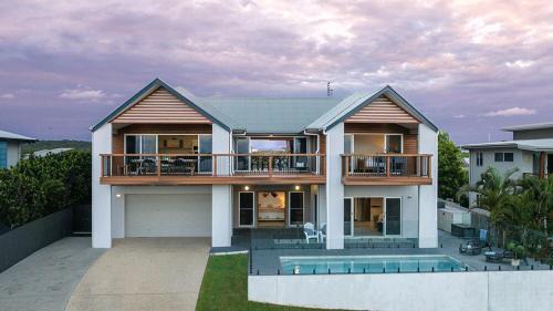 Agnes Water House | Barrier Reef Retreat - 2 Min to Beach