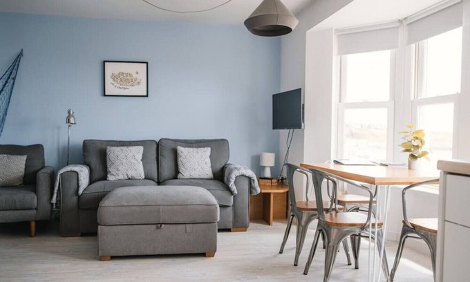 Barry Condo | Barry Island Paget House · Barry Island Beachfront Getaway + Private Parking