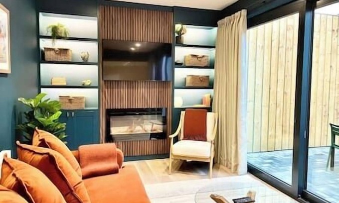 Bristol House | Barton Suites- Luxury Home 1 of 2. Sleeps 6