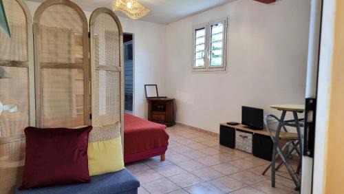 Tartane Apartment | Bas de villa Madiflora, Calme & verdure