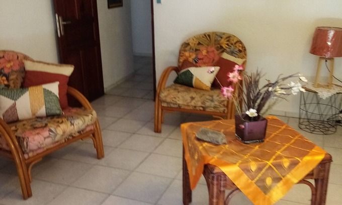 Sainte-Rose House | Bas de Villa, pretty garden by the sea.
