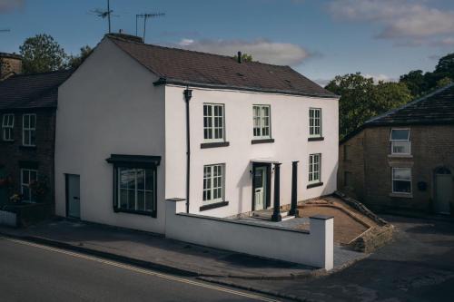 High Peak House | Basin House Peak District