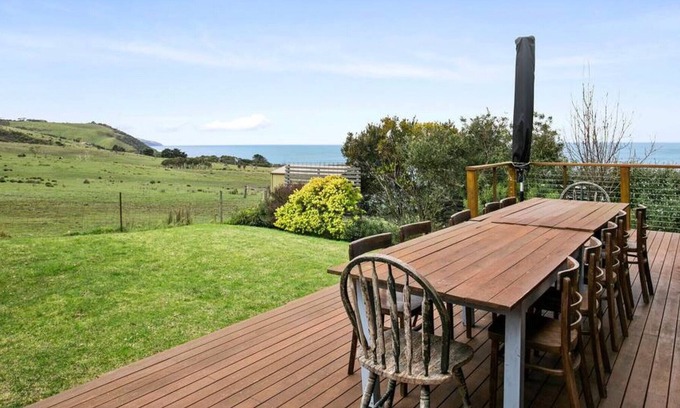 Skenes Creek House | BASS RETREAT - wifi, views, linen included