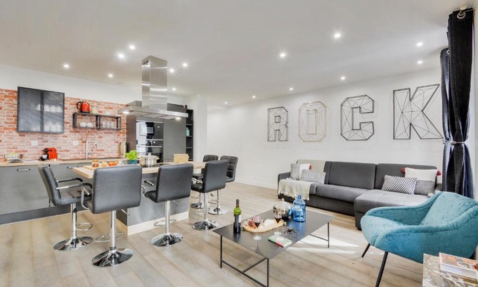 Quartier de la Roquette Apartment | BASTILLE/LE MARAIS-LUXURIOUS 3 rooms flat
