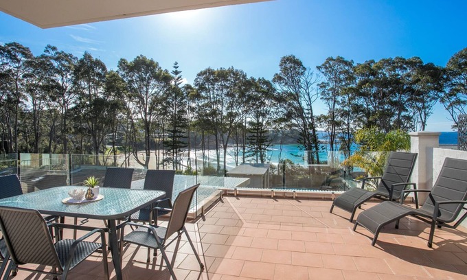 Denhams Beach Apartment | Batemans Bay’s Beach Holiday apartment 200 mts to Denhams and Surf Beach.