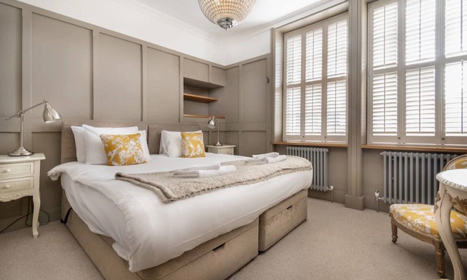 Bath City Centre House | Bath Townhouse 8 (BTH8)