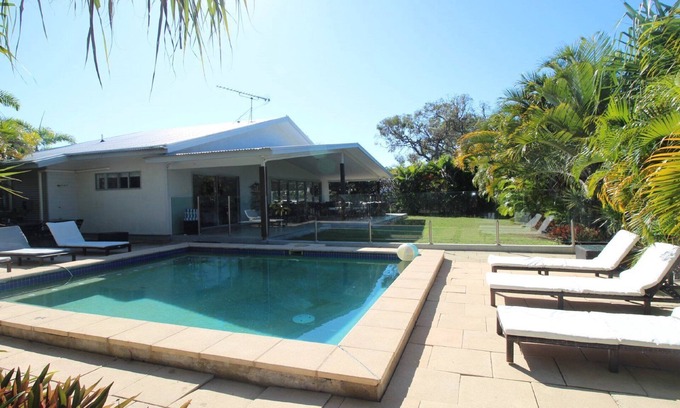 Horseshoe Bay House | Bather's Pavilion Holiday House