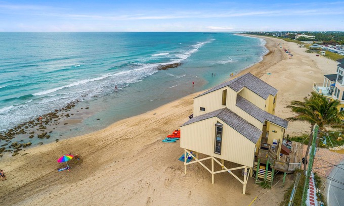 Stuart House | Bathtub Beach Retreat: 8BR/4BA Ocean-to-River w/heated pool +Elevator Discounts!