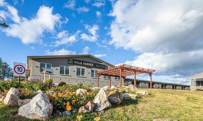 Kelso Hotel | Bathurst Gold Panner
