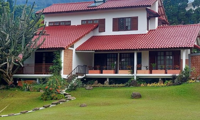 Cisarua Villa | Batulayang Riverside Villa