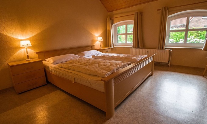 Detern Apartment | Bauernhaus 2 Wohnung - Ferienhof Am Birkensee, 55125