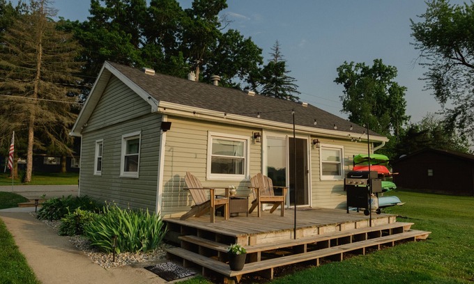 Hillsdale Cottage | Baw Beese Lake cottage! Close to downtown and Hillsdale College!