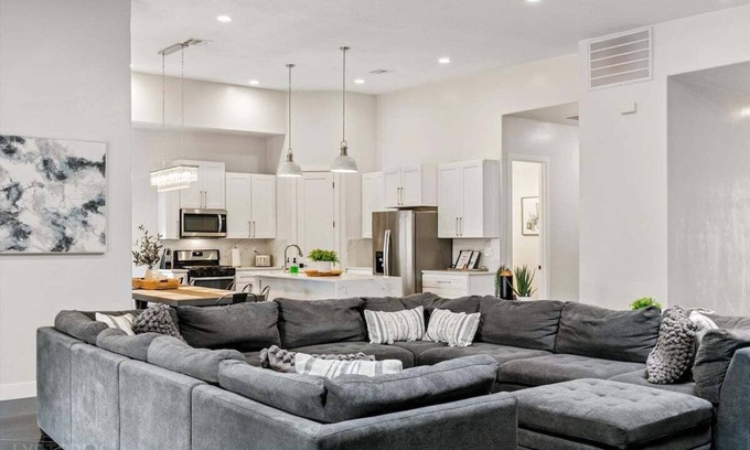Hurricane House | Baxter: Unwind Together—Paws Included