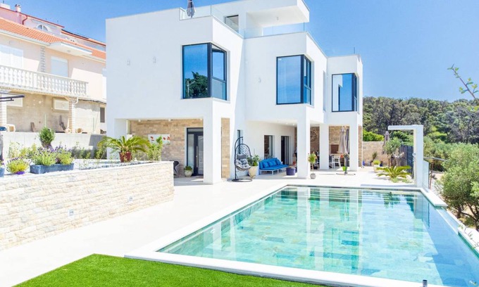 Jakisnica Villa | Bay Diamond Villa with seaview
