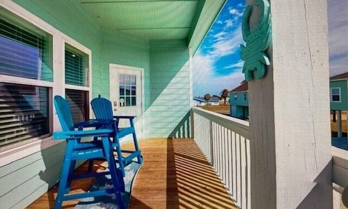 Rockport House | Bay-Facing Coastal Modern Cottage-Outdoor Hangout w/pool-Access to Rockport