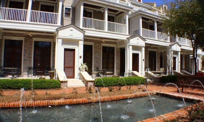 Baytowne Wharf House | Bay Facing-Stay in the only Le Jardin Condo with golf cart