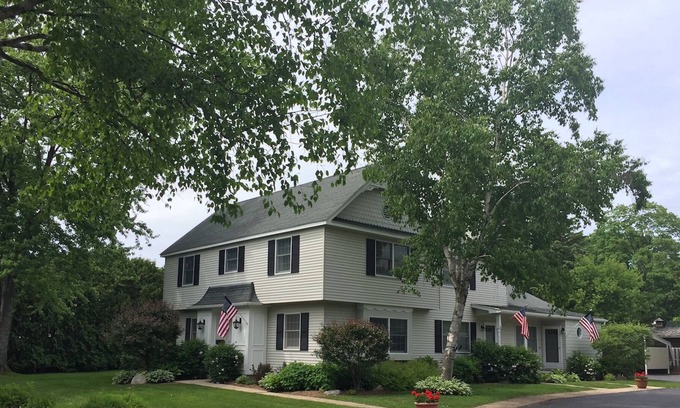Harbor Springs Condo | Bay Springs #4 - Downtown near Zoll Street Beach