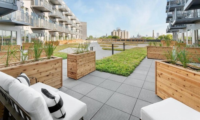 Bay View Apartment | Bay Street Condos by Barsala