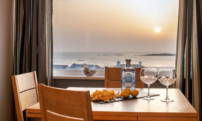 Rhosneigr Cottage | Bay View - A two bed, pet-friendly holiday apartment in Rhosneigr
