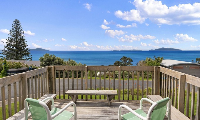 Langs Beach House | Bay View Bach - Langs Beach Holiday Home