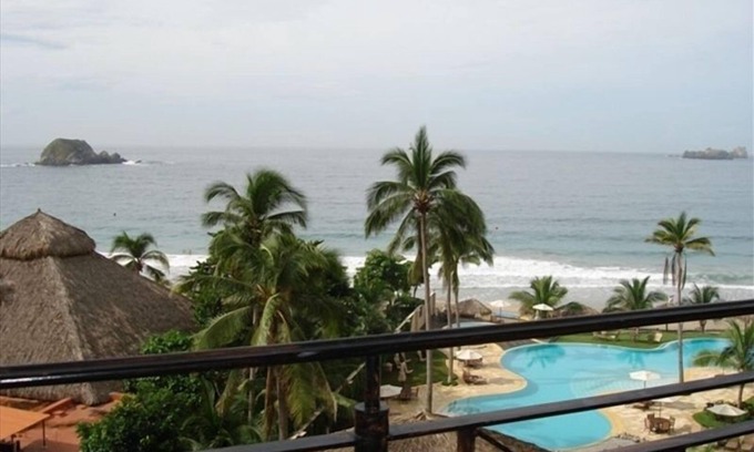 Ixtapa Condo | Bay View Grand - Beachfront Luxury Condo - 3BR/4BA