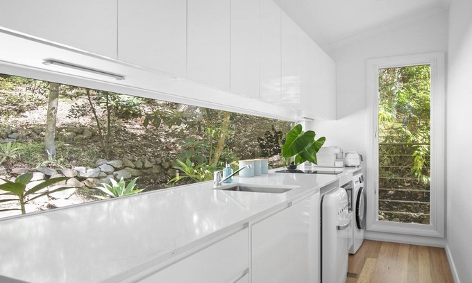 Pretty Beach Central Coast House | Bay views, beaches and bush walks