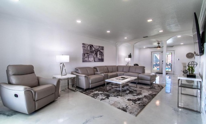 Bay Area House | Bay Views Private Hot Tub & Lounging Pool