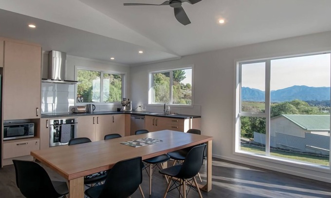 Pohara House | Bay Vista in Golden Bay