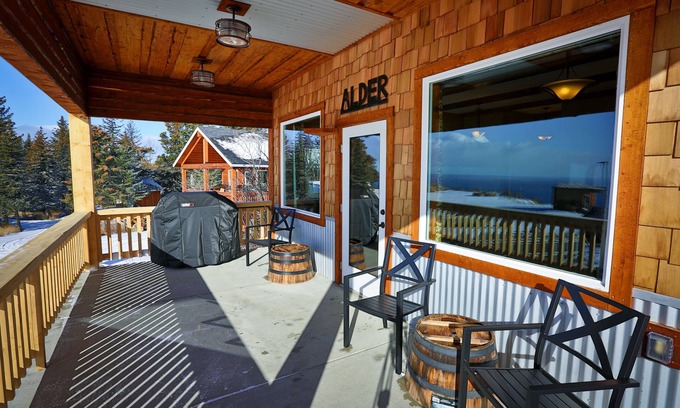Homer Cabin | Baycrest Lodge