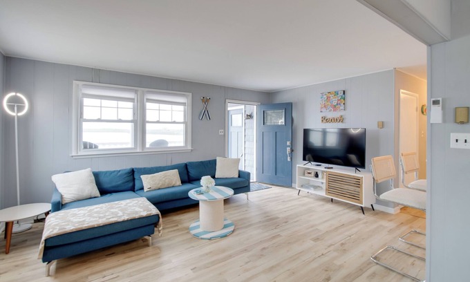 Brigantine Cottage | Bayfront Brigantine Escape w/Porch & Bay Views!