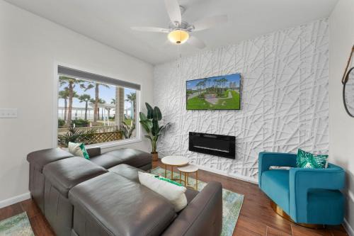 Port Isabel House | Bayfront Cottage- Pool - Hot Tub - Close to Beach