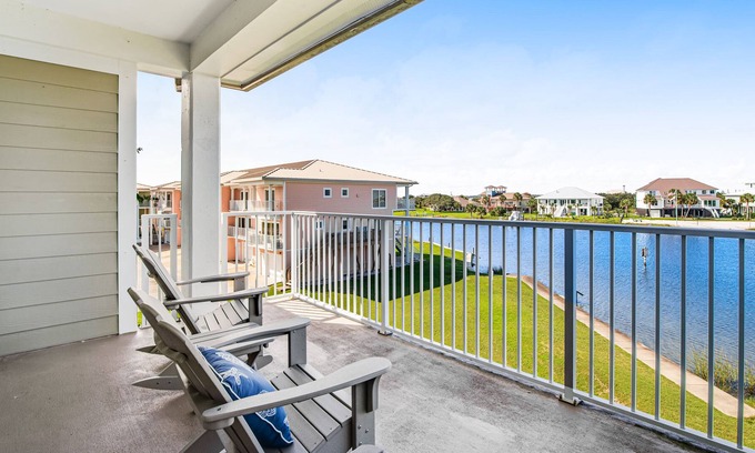 Villa Sabine Townhouses House | Bayfront townhouse across from Gulf of Mexico - your beach vacation starts here