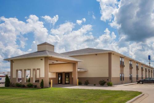 Morton Hotel | Baymont by Wyndham Morton