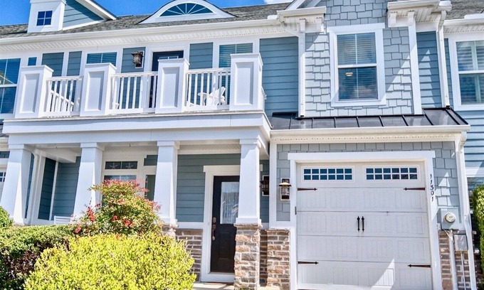 The Commons House | Bayside * 4 BR Fenwick Island Resort Home Rental: Lovely 4 BR Townhouse 2.5 BA