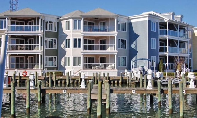 Chincoteague Villa | Bayside & Beyond-Sunset Bay Villa #105- Waterfront with Boat Slip
