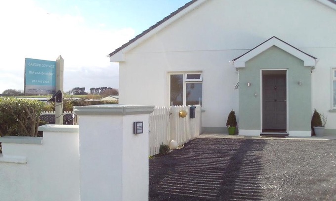 Curragh Bed & Breakfast | Bayside Cottage B & B
