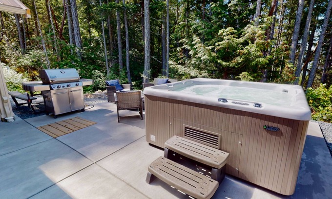 Lund Cottage | Bayside Cottage - Paradise by the Sea