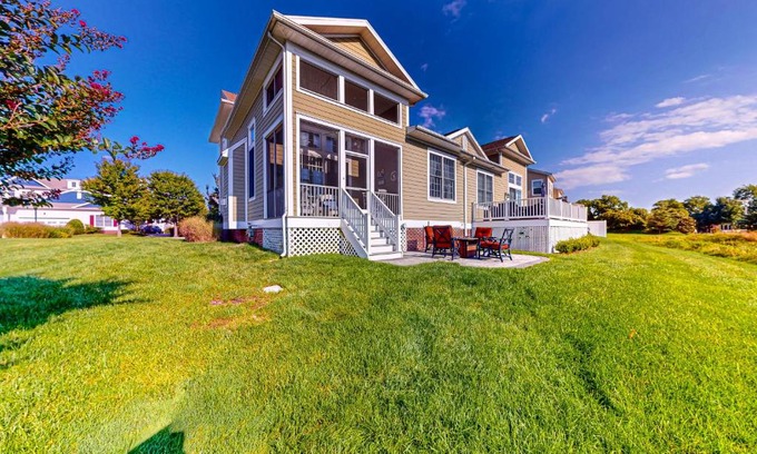 The Commons House | Bayside Resort - 36306 Sunflower Boulevard