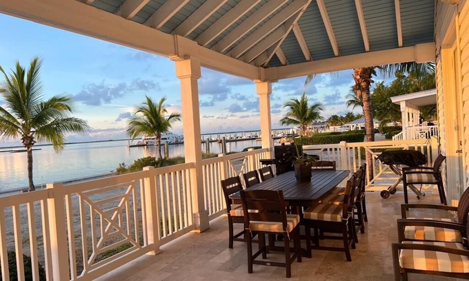 Alice Town House | Bayside Single-Family Home 4 BR 4 BA Bimini Bay Bahamas
