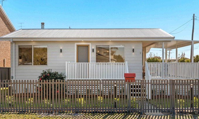 Vincentia House | Bayswater Beach House 1 by Experience Jervis Bay