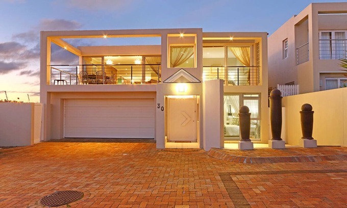 Bloubergstrand House | Bayview 30 - Four Bedroom House, Sleeps 8