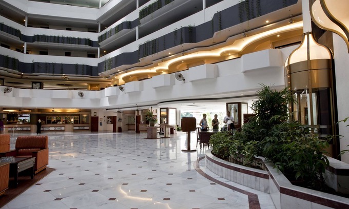 Batu Ferringhi Hotel | Bayview Beach Resort