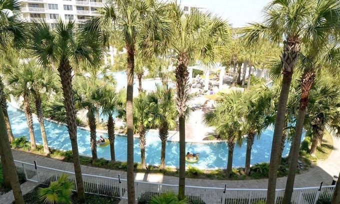 Fort Walton Beach Condo | Bayview Condo w/Lazy River Lagoon Pool