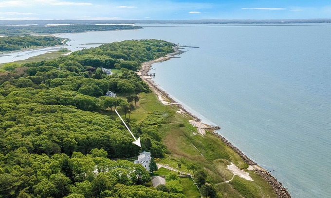 Wareham House | BAYVIEW New! 3BR/3 FB Sandy Beachfront Oasis w/views over Buzzards Bay to Cape!