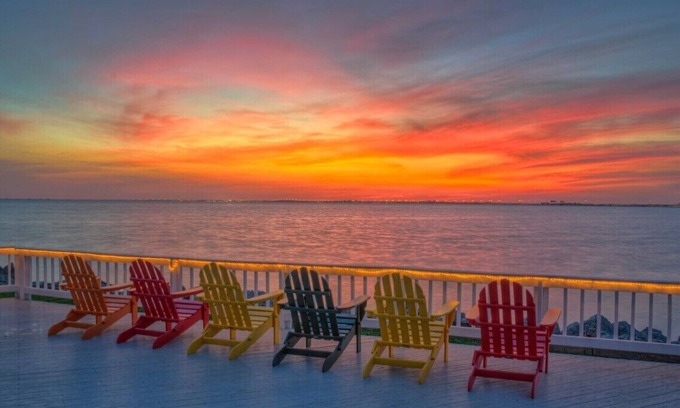 Rocky Point Condo | Bayview retreat & Prvt Balcony, Heated Pool & Bar!