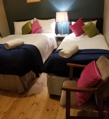 Dingle House | Baywatch Inn