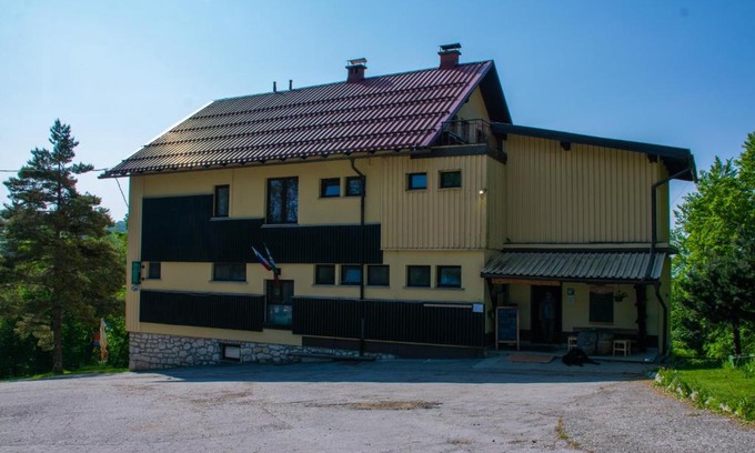 Hrastnik Hotel | BB Gore