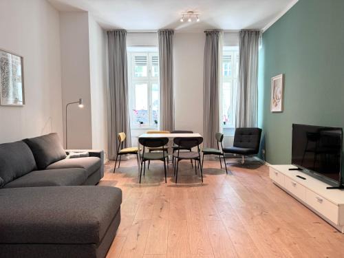 Charlottenburg Apartment | Be in Berlin Apartments at Charlottenburg Castle