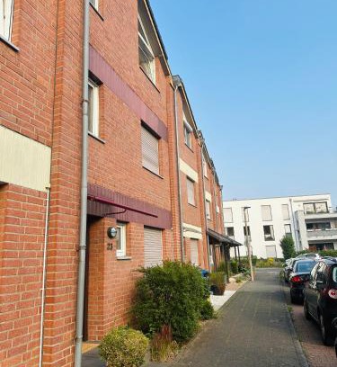 Rhein-Erft-Kreis District Apartment | Be like your home! Familienhaus mit Garten & Netflix, Phantasialand nah